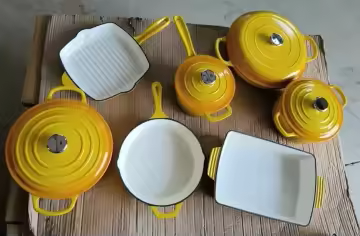 Happiness YELLOW ENAMELED CAST IRON KITCHENWARE PAN - 42cm x 27.5 x 7.5cm / 2.4kg